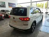 Photo 7 - Volkswagen Touran