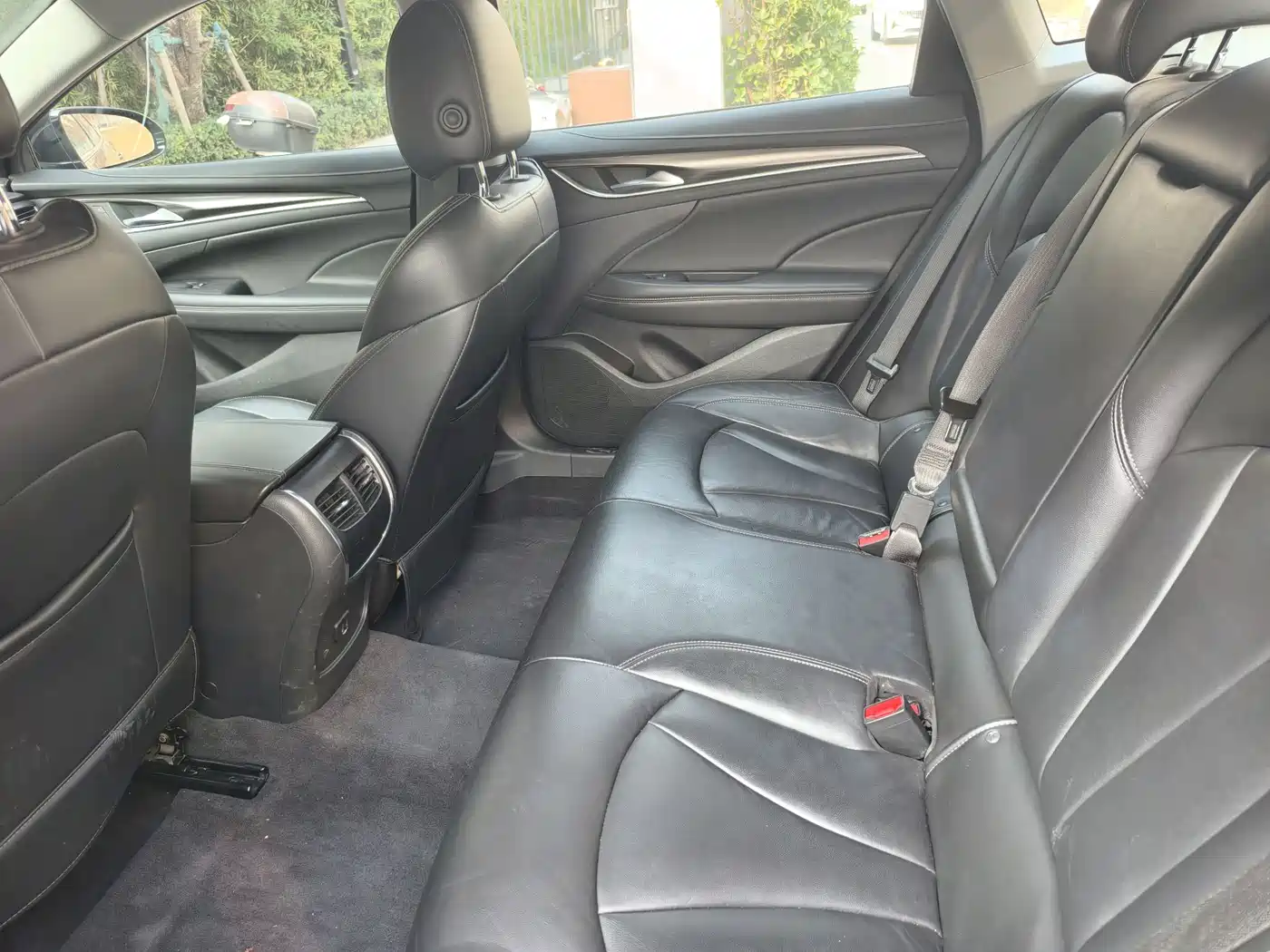 Photo 5 - Buick LaCrosse