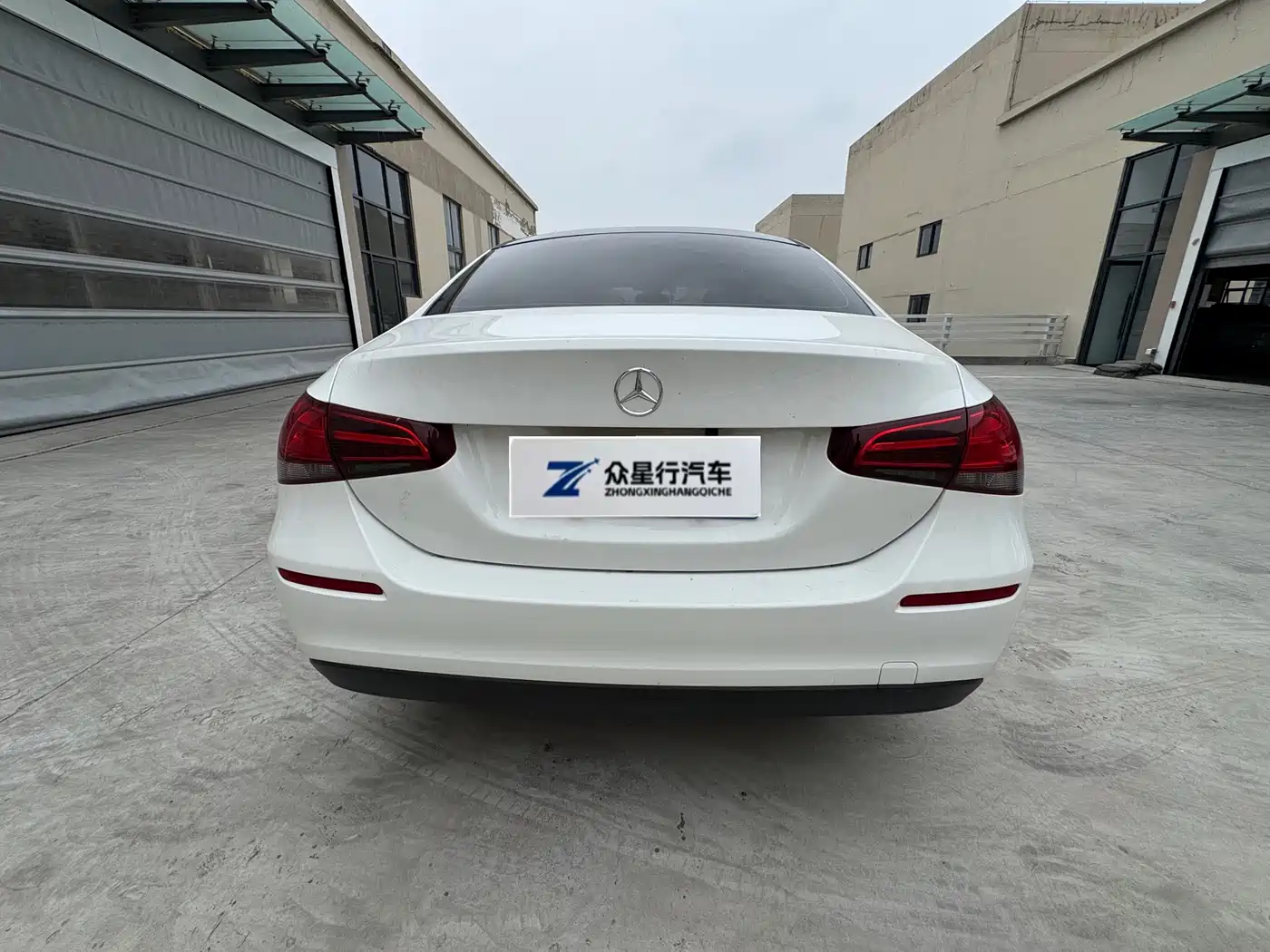 Mercedes-Benz A-Class 2022 A 180 L фото 4