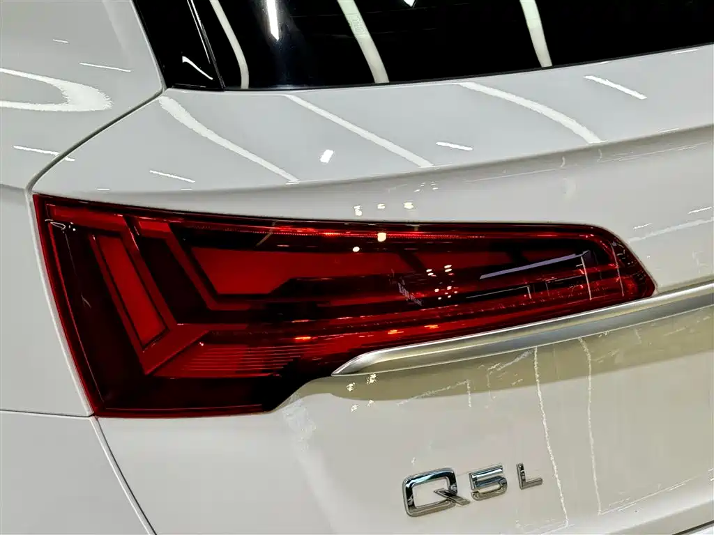 Audi Q5L 2022 45T Luxury Elegance фото 10