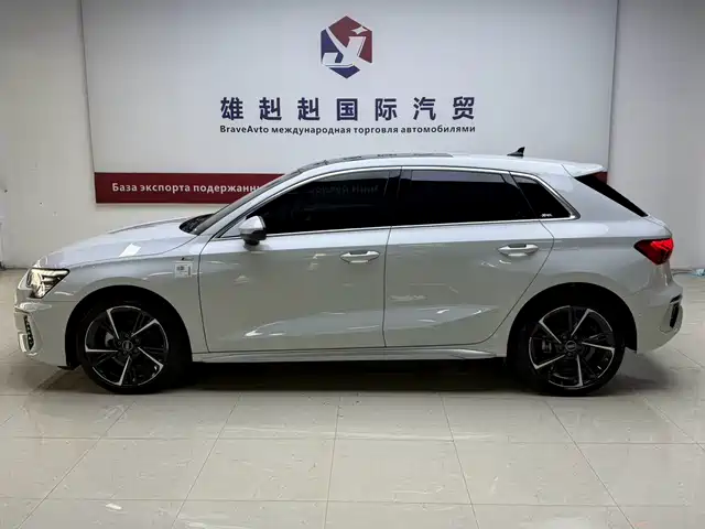Audi A3 2023 Sportback 35 TFSI Fashion Sport — фото 4