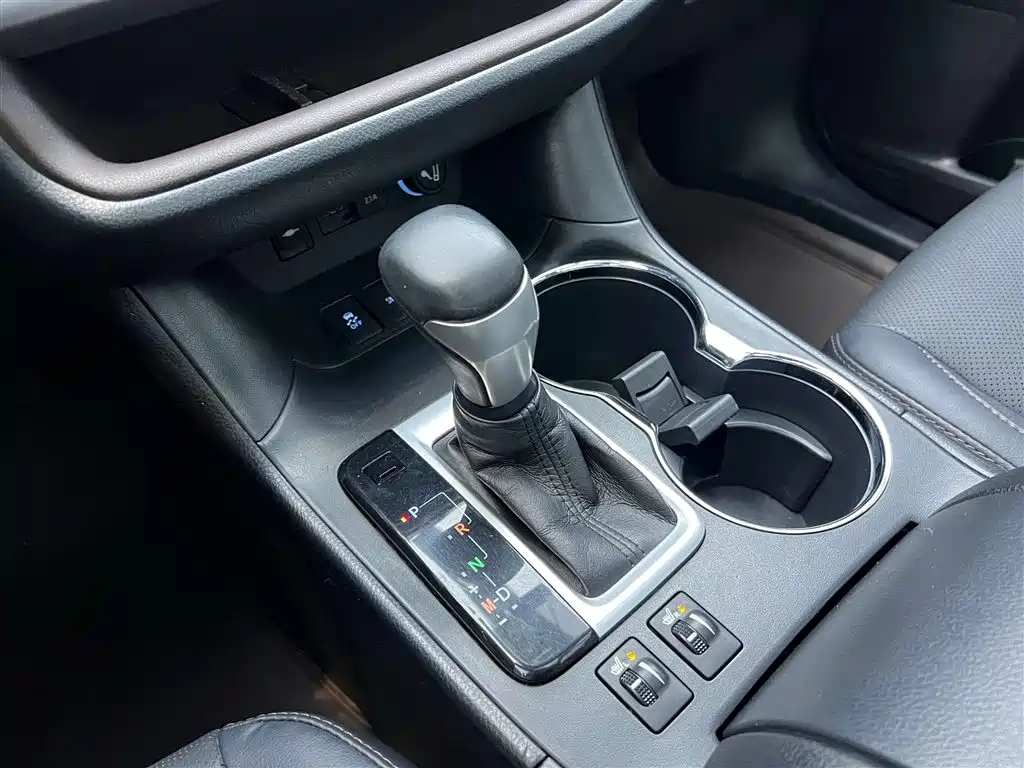Toyota Highlander 2020 2.0T 4WD Millionth Anniversary Edition 7-Seater фото 17