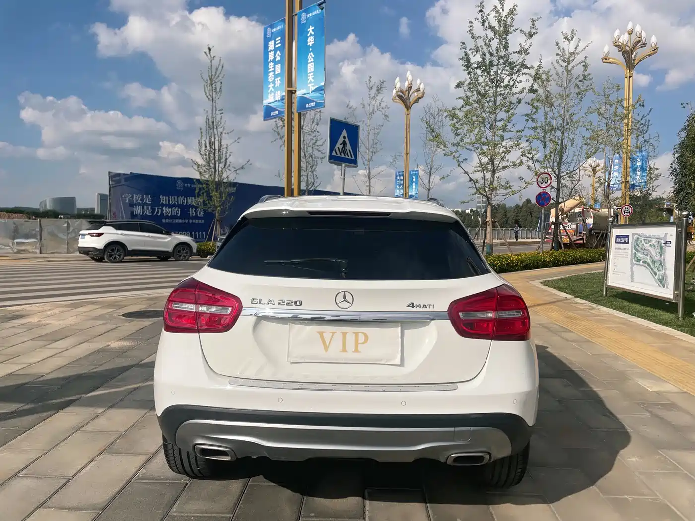 Mercedes-Benz GLA 2016 GLA 220 4MATIC Fashion фото 9