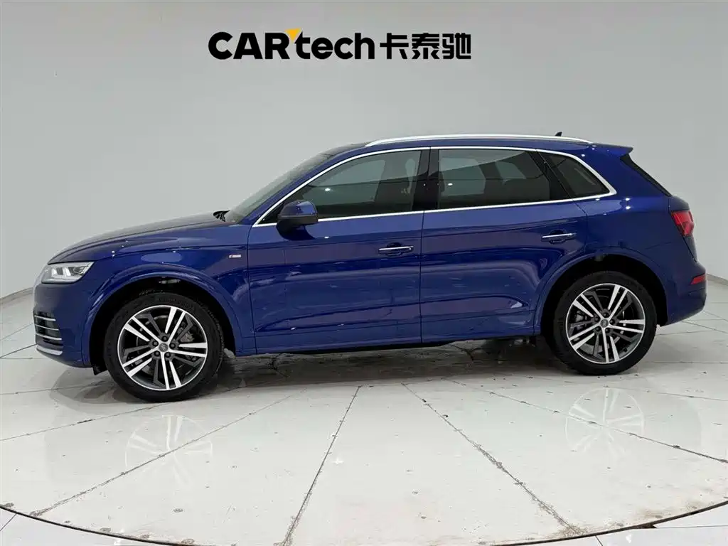 Audi Q5L 2020 Facelift 40 TFSI Honor Fashion фото 6