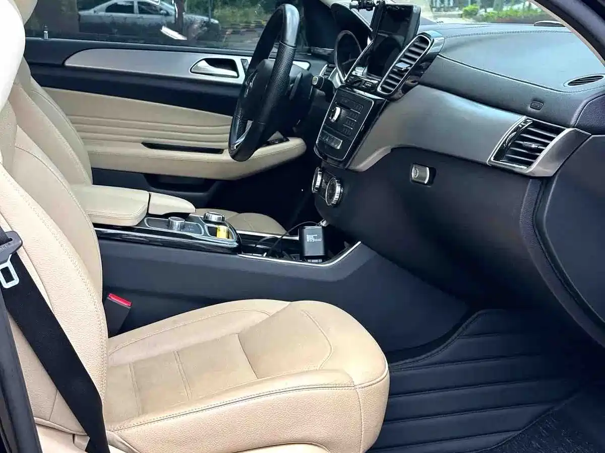 Mercedes-Benz GLE Coupe 2017 GLE 320 4MATIC Coupe SUV фото 13