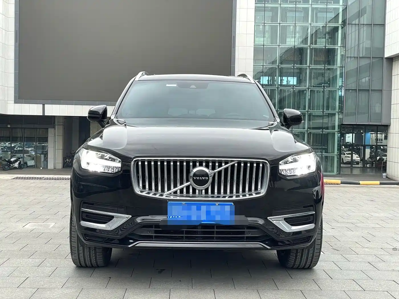 VOLVO XC90