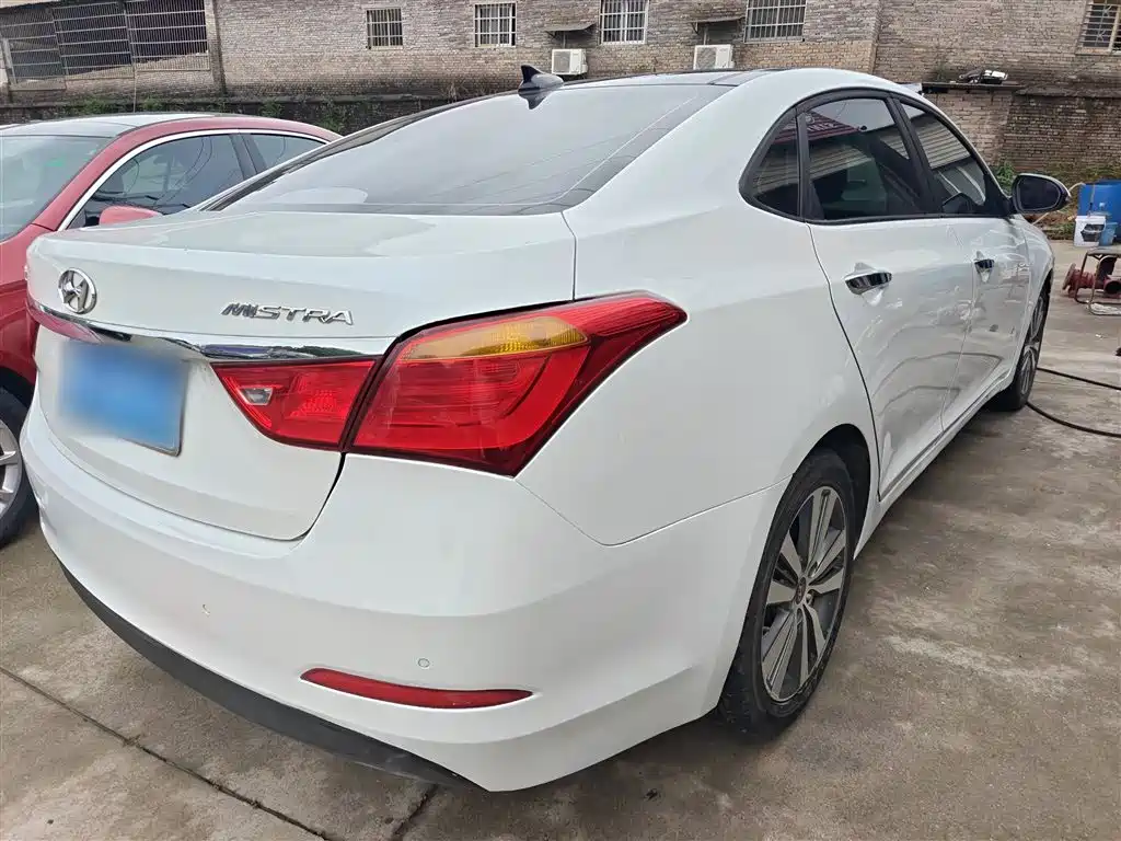 Hyundai Mistra 2016 1.8L Automatic Smart GLS фото 7