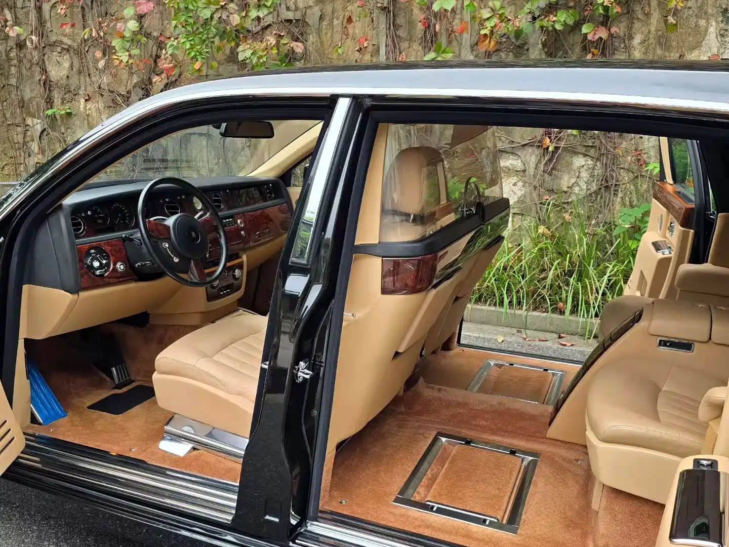 Photo 14 - Rolls-Royce Phantom
