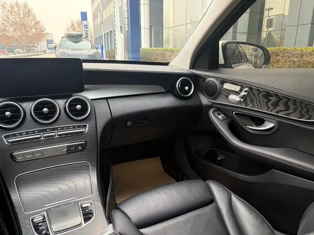 Mercedes-Benz C-Class 2019 Facelift C 260 L Sport фото 12