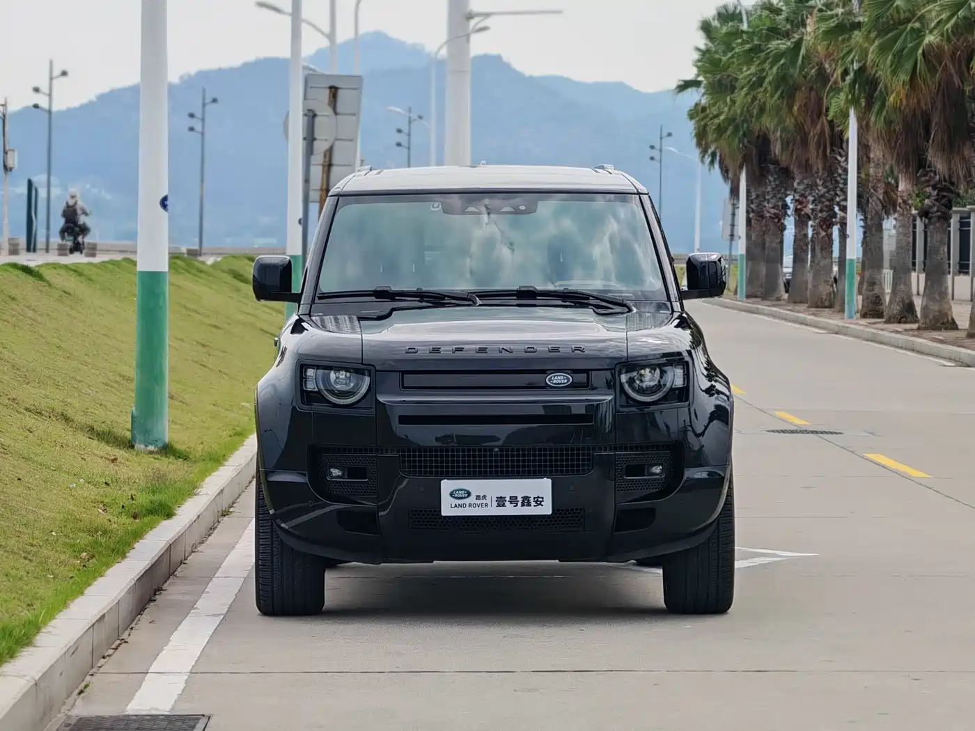 Land Rover Defender 2024 110 3.0T P400 X-DYNAMIC HSE фото 2