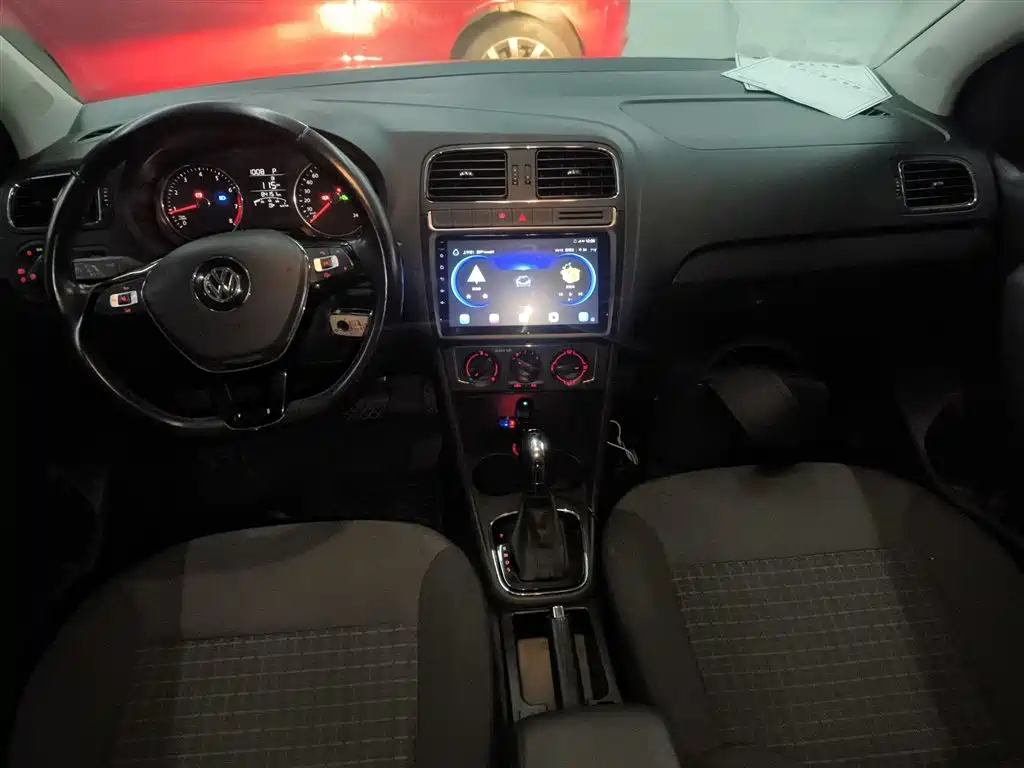 Volkswagen Polo 2016 1.6L Automatic Comfort фото 6