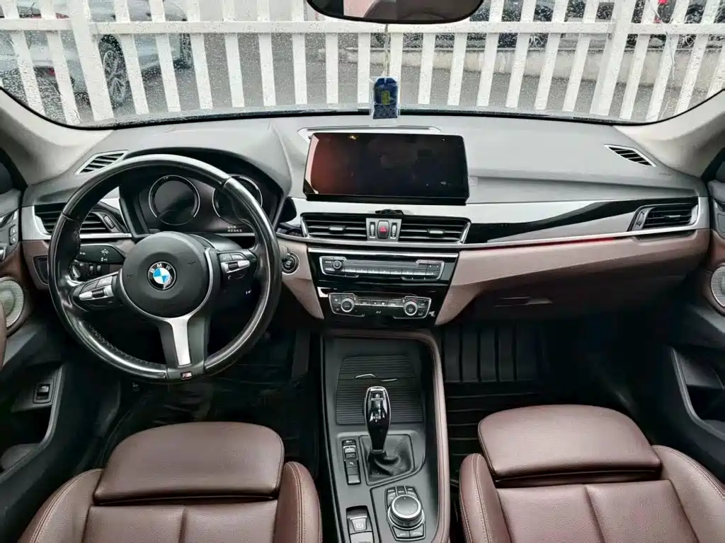 Фото 12 - BMW X1