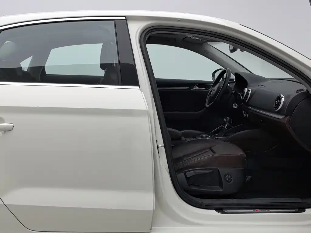 Audi A3 (Import) 2014 2014 Limousine 40 TFSI S line Luxury