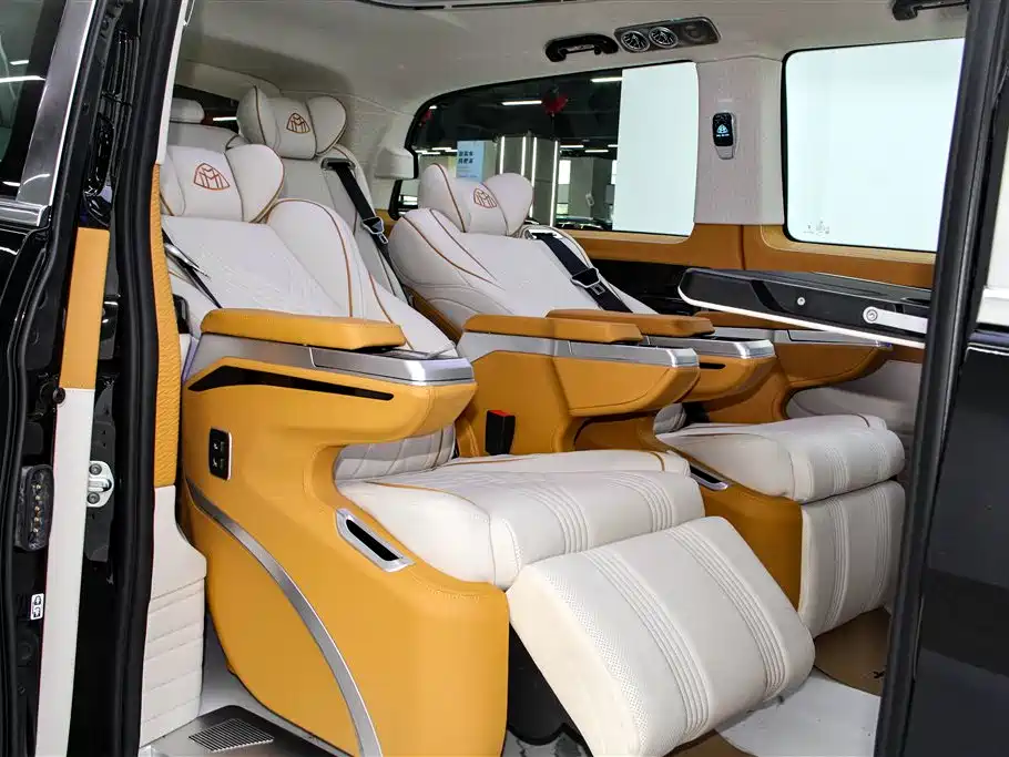 Mercedes-Benz Vito 2023 2.0T Elite 7-Seater фото 23