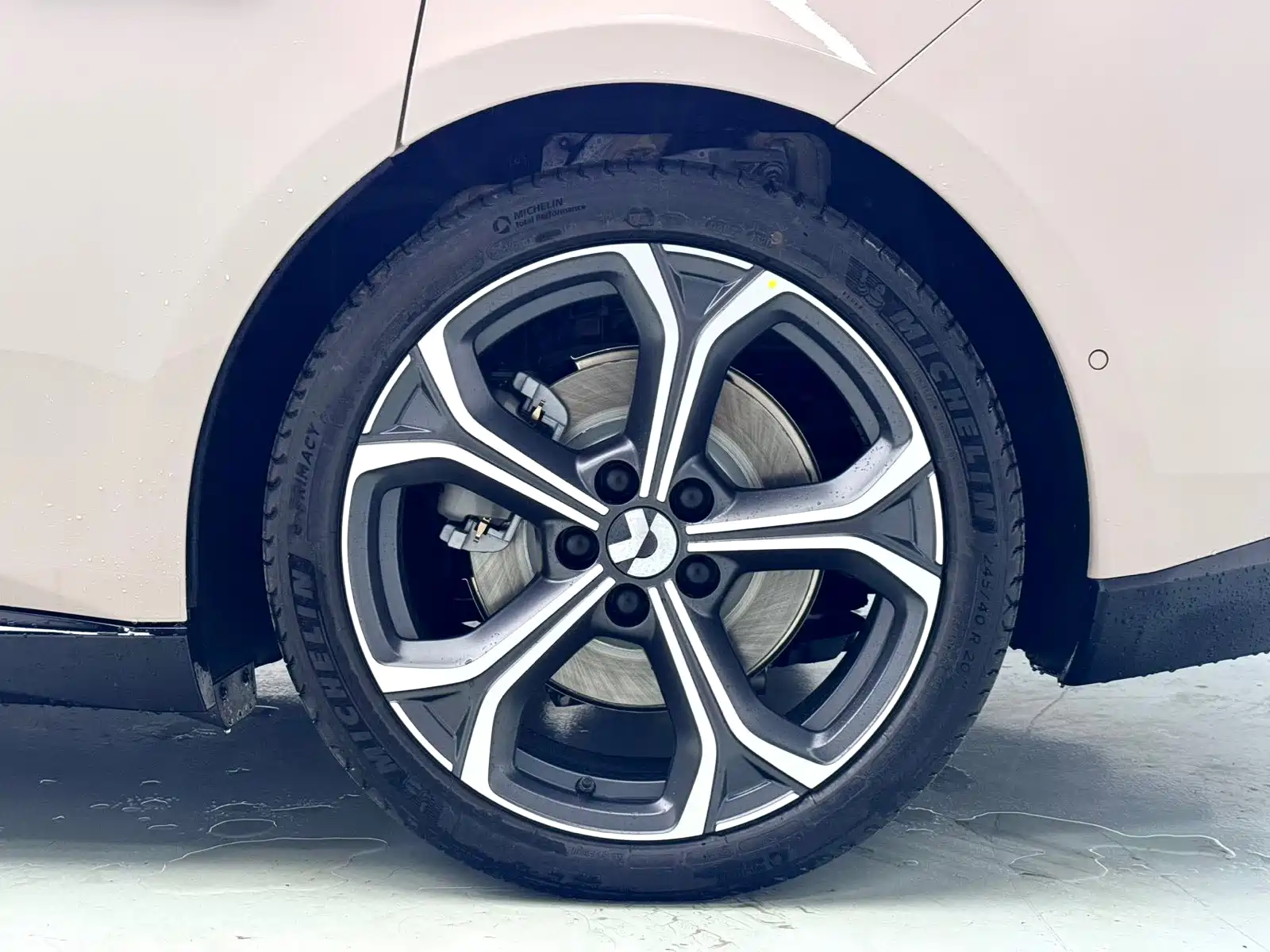 Фото 8 - NIO ET5T