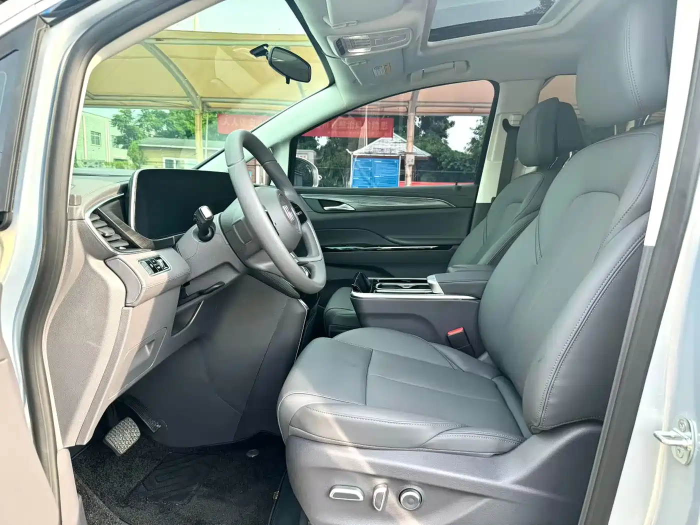 Buick GL8 New Energy 2026 2025 Landprestige First Edition 7-Seater
