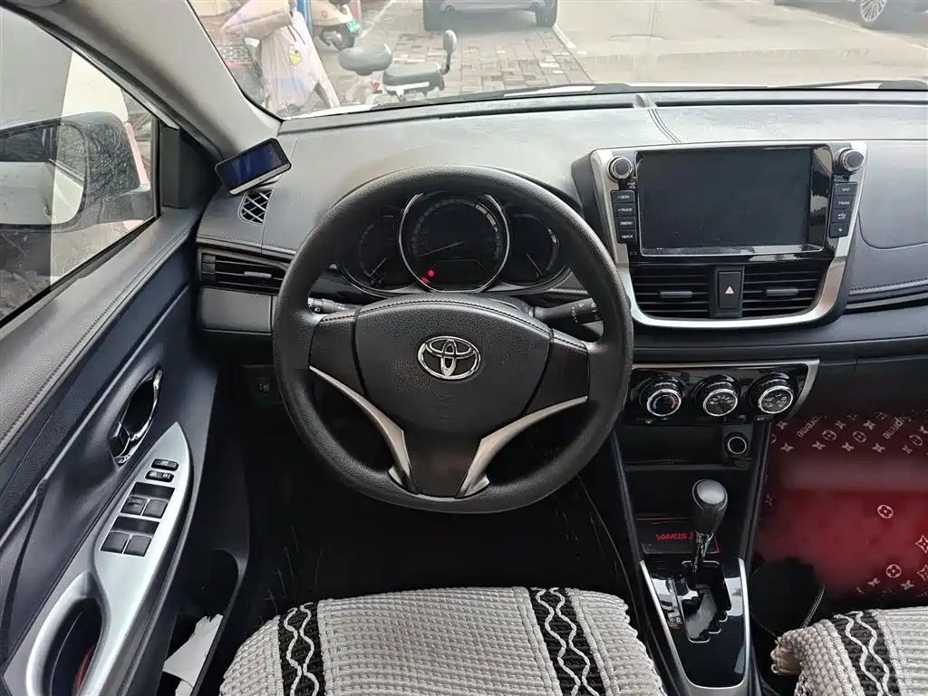 Toyota YARiS L Zhi Xuan 2017 1.5G CVT Speed Sunroof Upgrade Edition фото 3