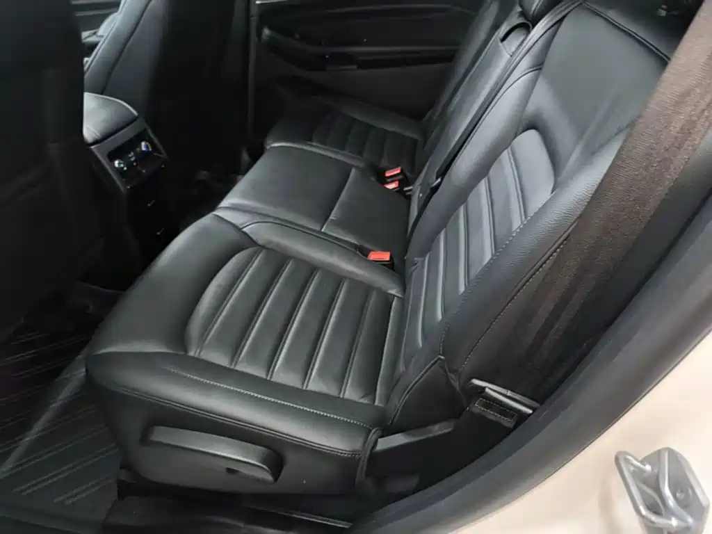 Фото 17 - Ford Edge