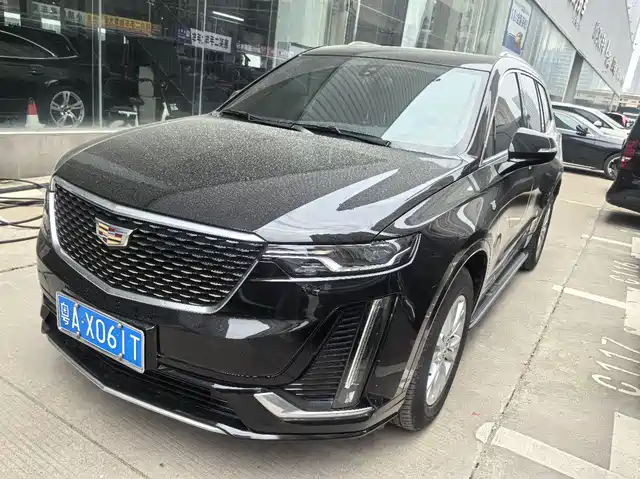 CADILLAC XT6
