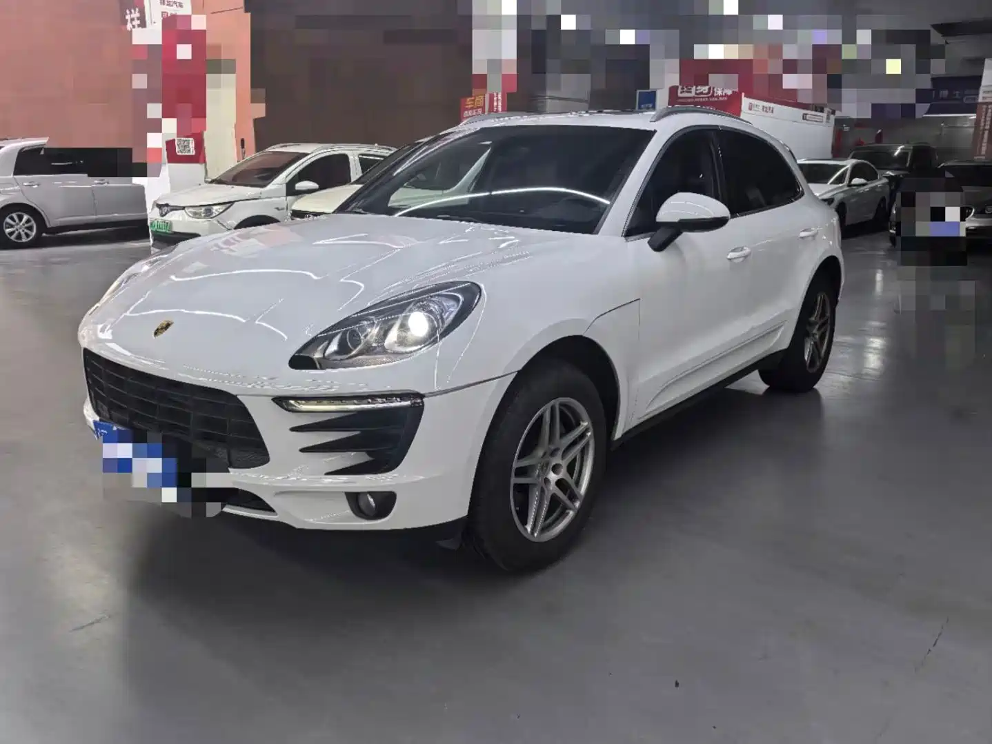 Фото 1 - Porsche Macan
