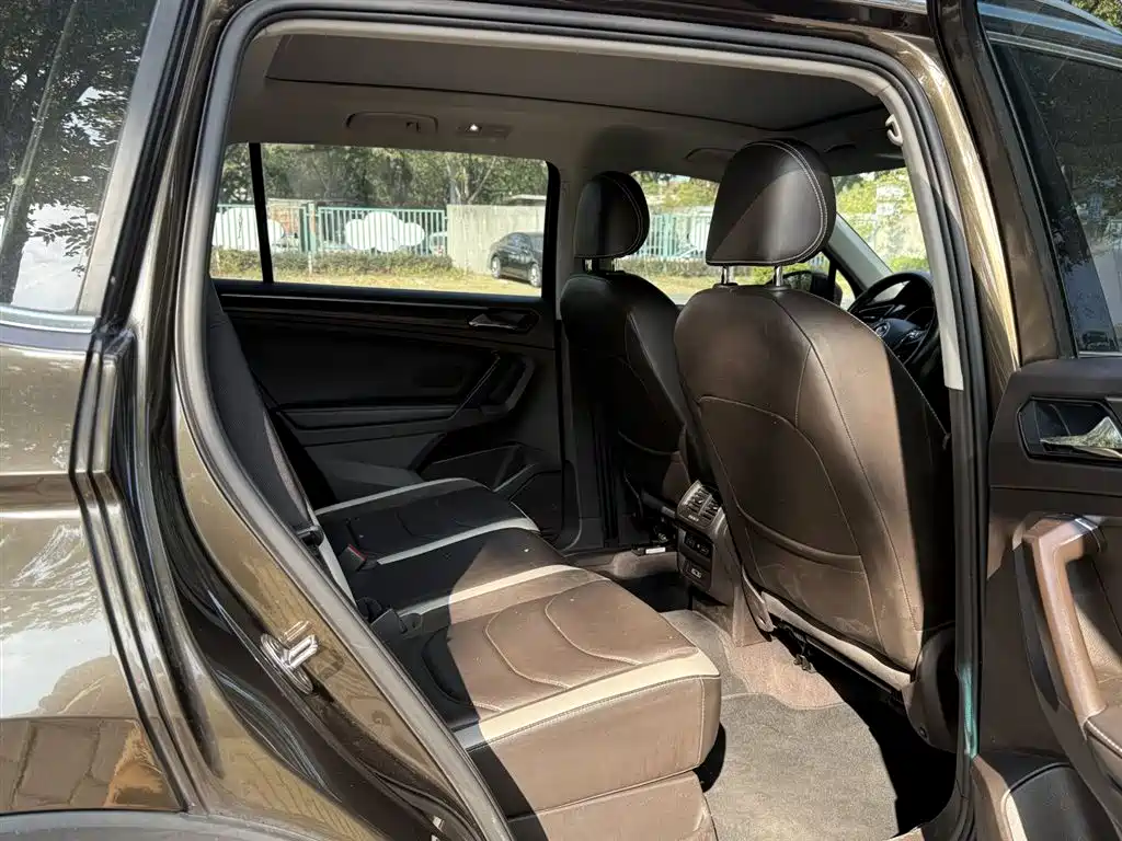 Volkswagen Tiguan L 2017 330TSI Automatic 2WD Luxury Edition фото 16