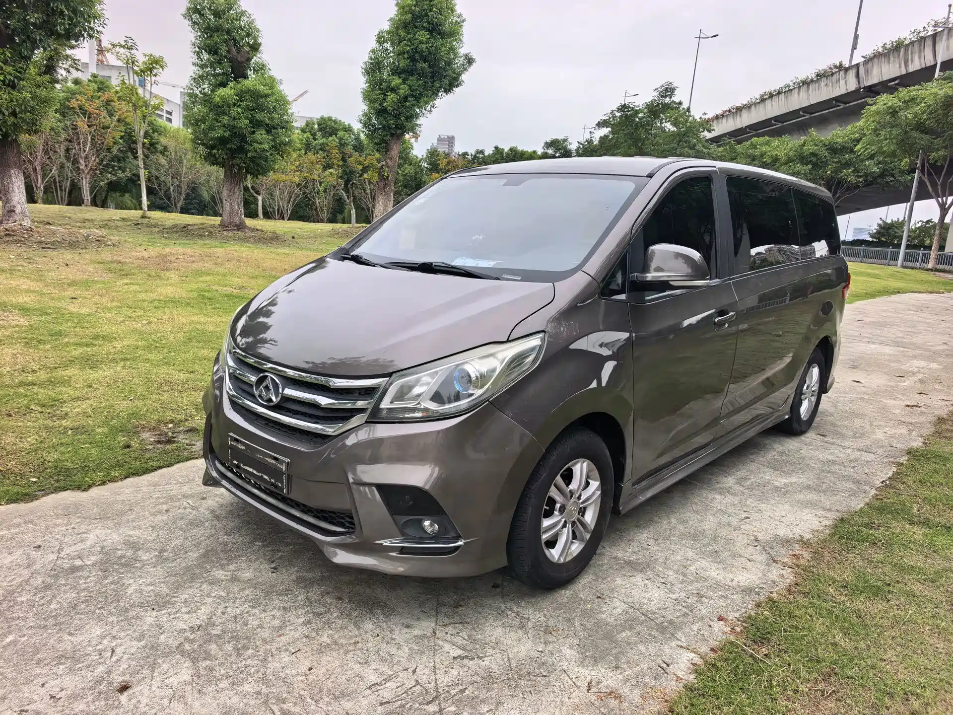 Фото 1 - Maxus G10
