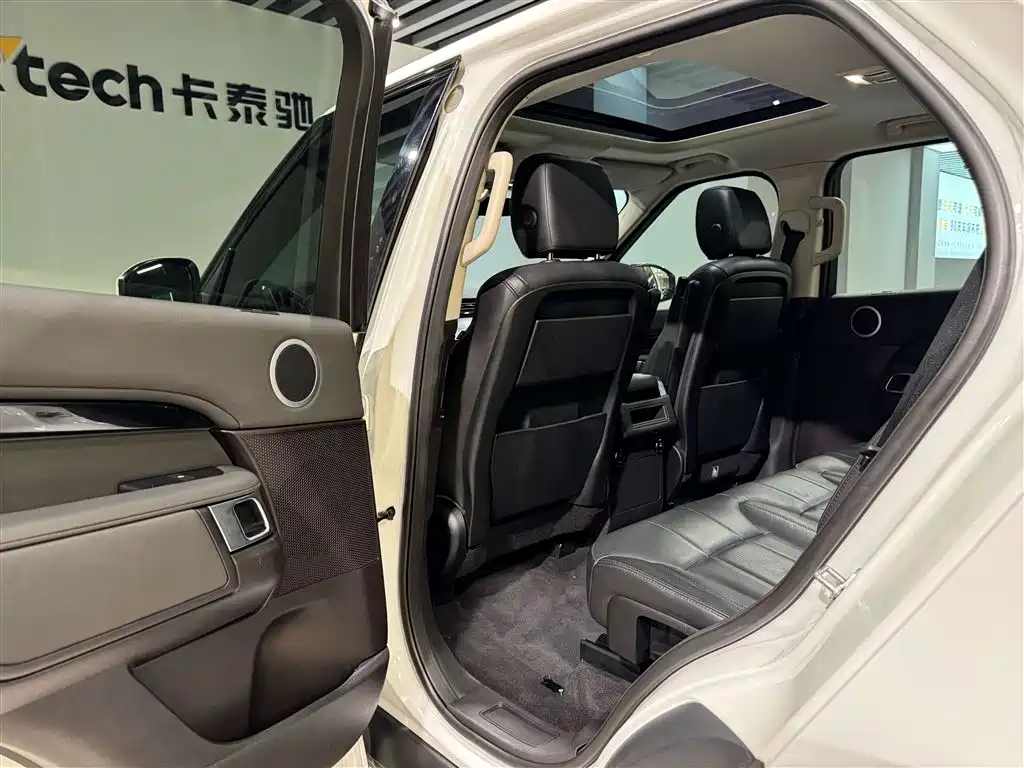 Land Rover Discovery 2018 3.0 SC V6 SE фото 15
