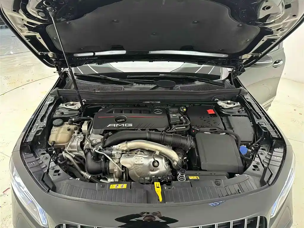 MERCEDES-BENZ GLB AMG