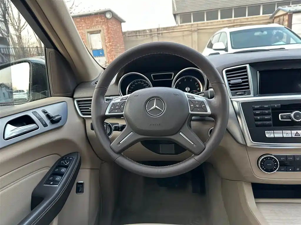 Mercedes-Benz M-Class 2014 ML 320 4MATIC фото 20