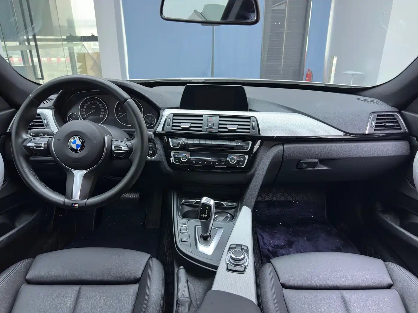 BMW 3 Series GT 2017 320i M Sport фото 16