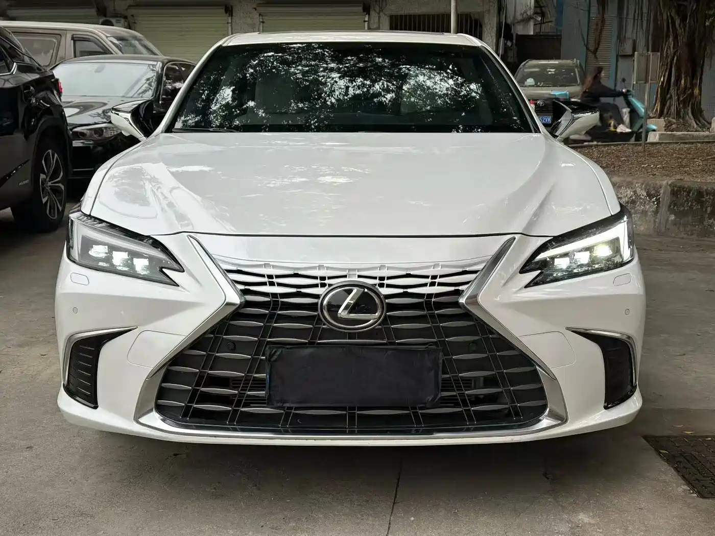LEXUS ES