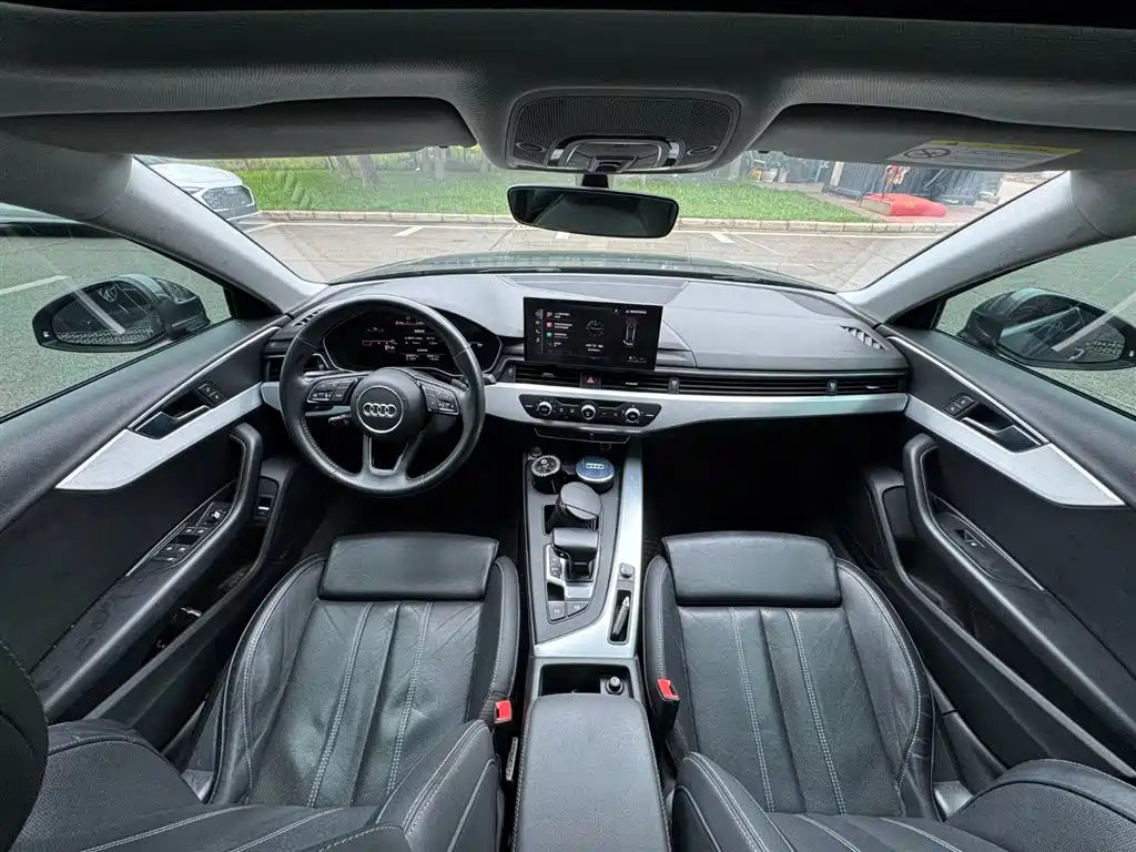 Фото 19 - Audi A4L