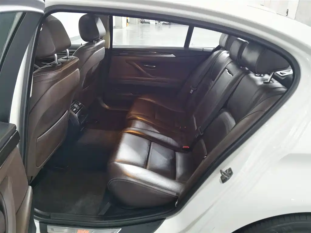 BMW 5 Series 2014 525Li Luxury Design Package фото 15