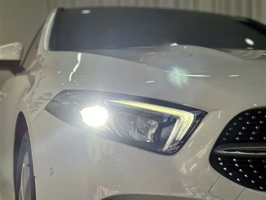 Mercedes-Benz A-Class 2019 A 200 L Sport Sedan фото 8
