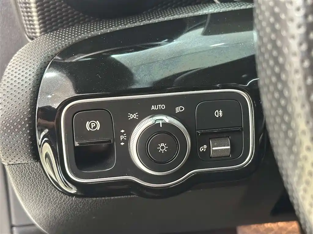 Mercedes-Benz A-Class 2019 A 200 L Sport Sedan фото 24