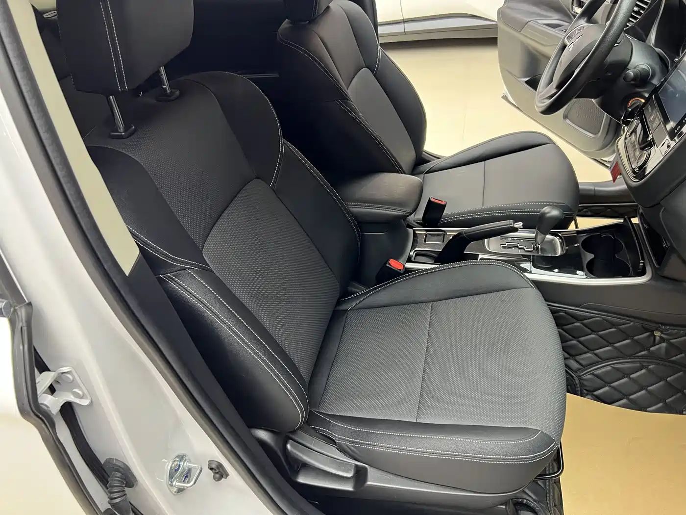 Mitsubishi Outlander 2023 2021 Facelift 2.0L 2WD Comfort Edition 5-Seater