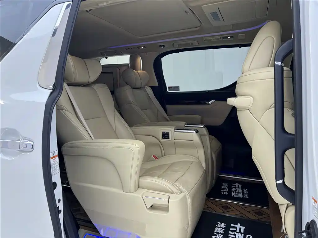 Toyota Alphard 2021 Hybrid 2.5L Luxury фото 24