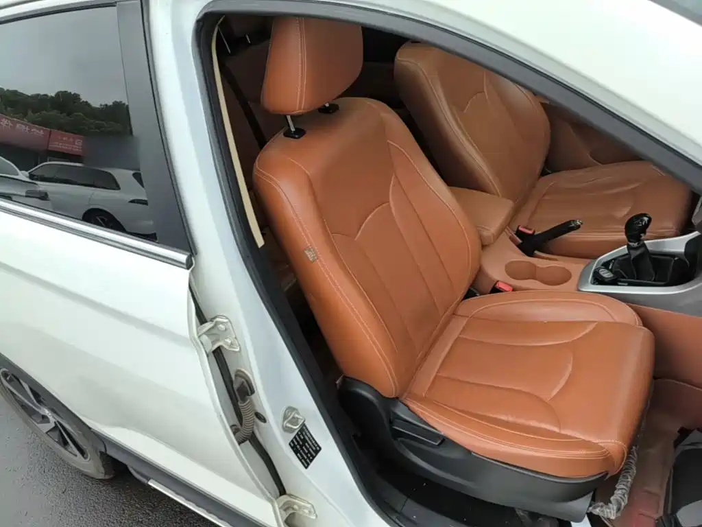 BAIC Huansu S7 2018 2018 1.5T Manual Premium