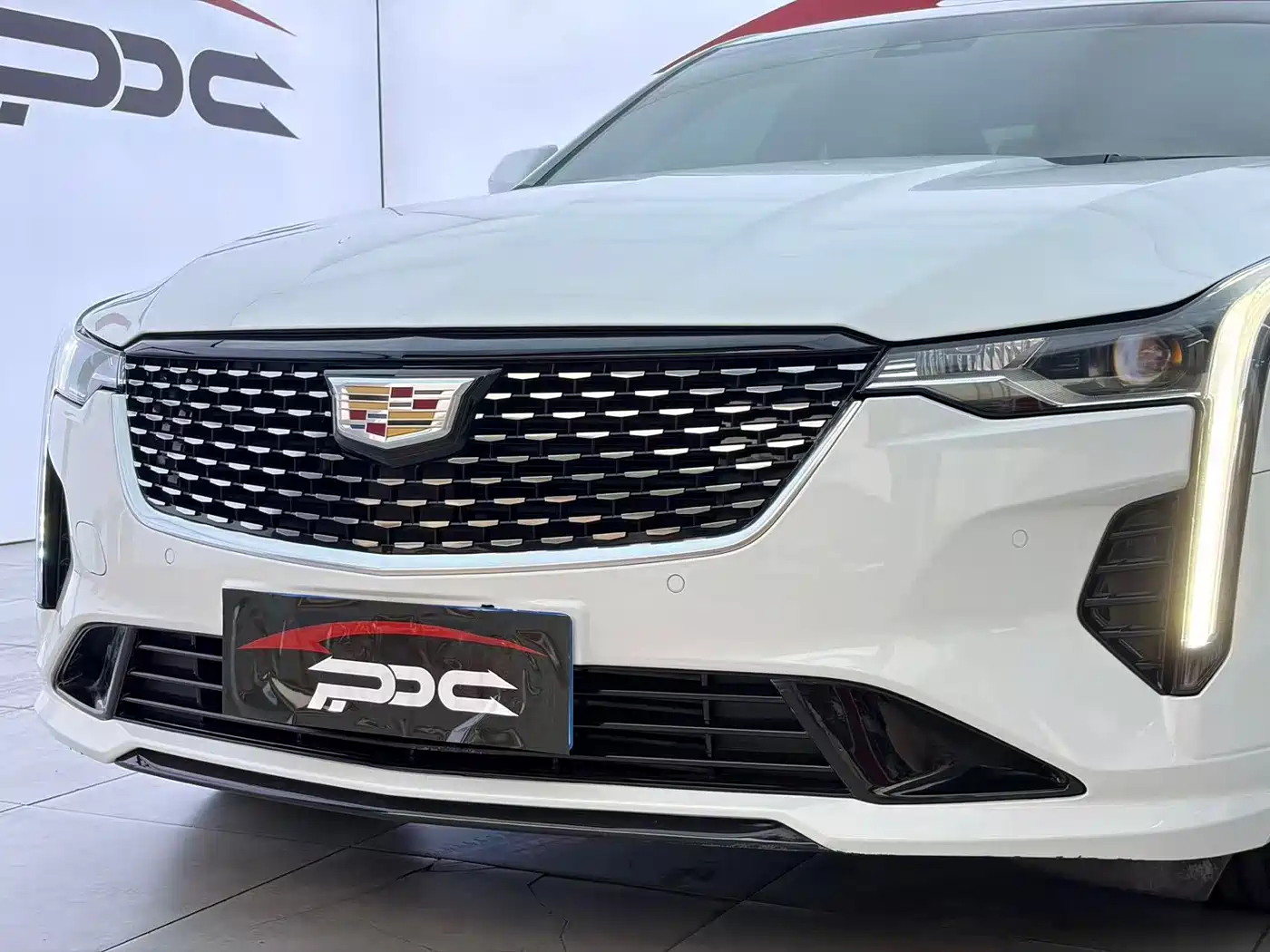 CADILLAC CT4