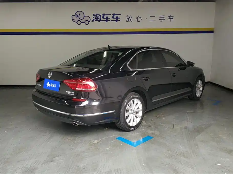 Volkswagen Passat 2017 330TSI DSG Prestige фото 3