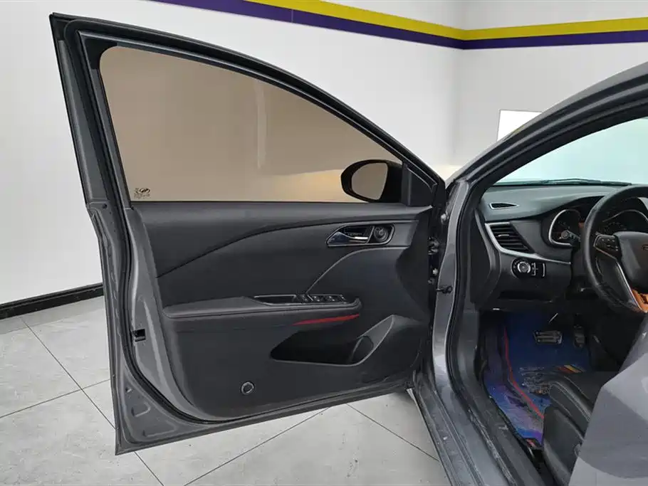 Chevrolet Monza 2022 Mild Hybrid RS 330T Automatic Comfort Edition фото 7