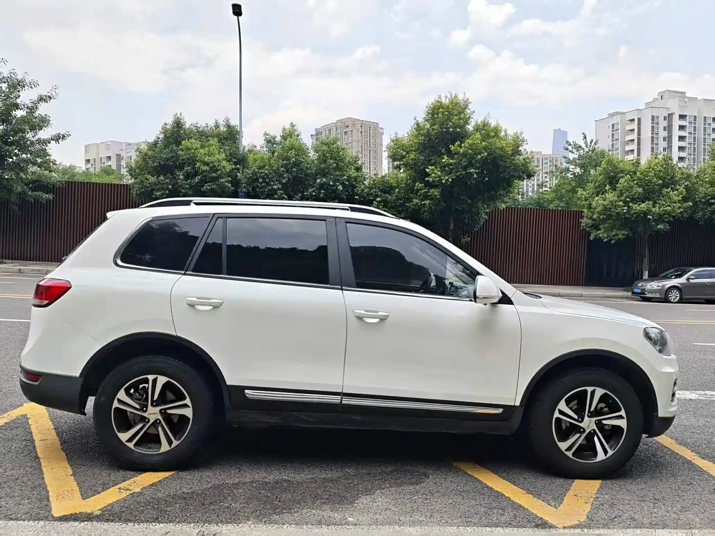 Yema Auto Yema T70 2017 2016 1.8T CVT Wisdom 7-Seater