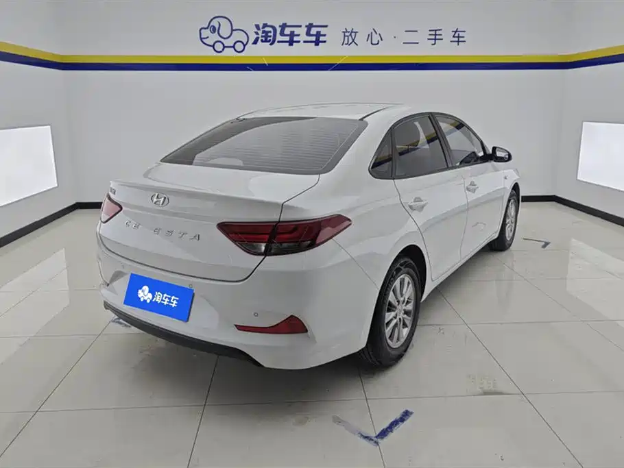 Hyundai Elantra 2020 1.6L Auto GL Pleasing Edition фото 3
