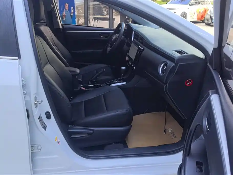 Toyota Corolla 2017 Facelift 1.2T S-CVT GL фото 8
