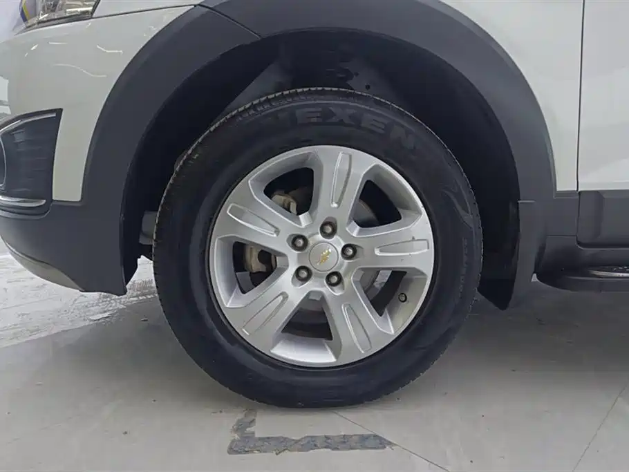Chevrolet Captiva 2015 2.4L 2WD Urban Edition 7-seater фото 6