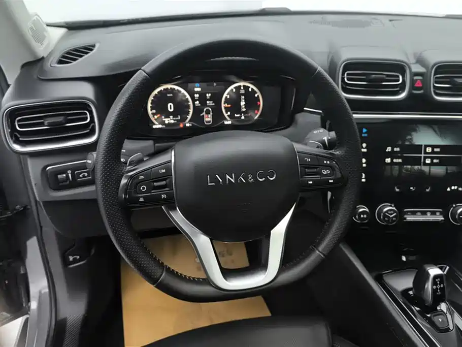Lynk & Co 02 2019 1.5T DCT 2WD Power Edition China VI фото 15