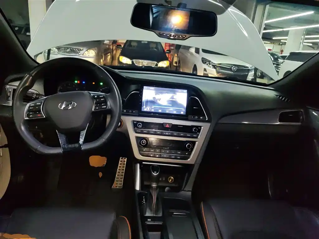 Hyundai Sonata 2015 1.6T GLS Smart фото 10