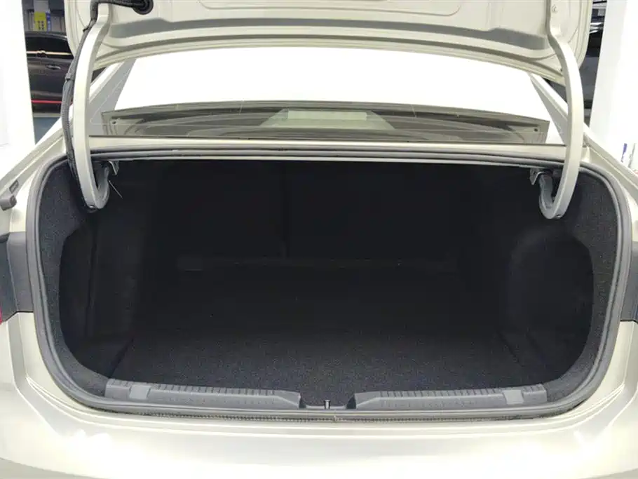 Volkswagen Lavida 2018 1.5L Automatic Comfort Version China V фото 4