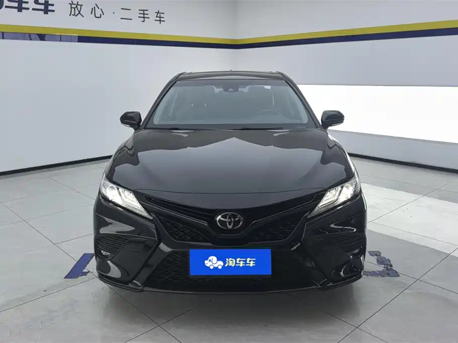 Toyota Camry 2018 2.0S Sport Edition фото 2