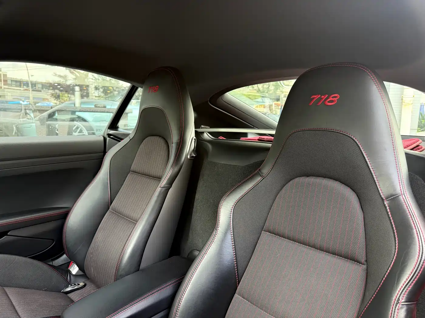 Porsche 718 2018 Cayman 2.0T фото 18